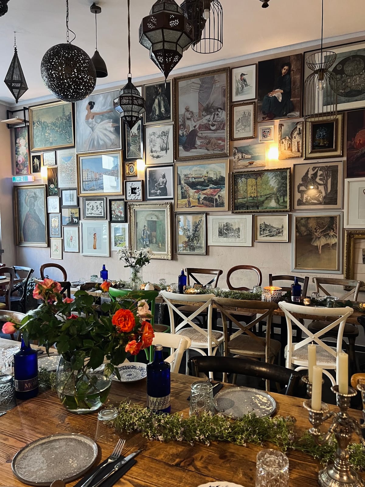 Nesifa Cafe & Bar