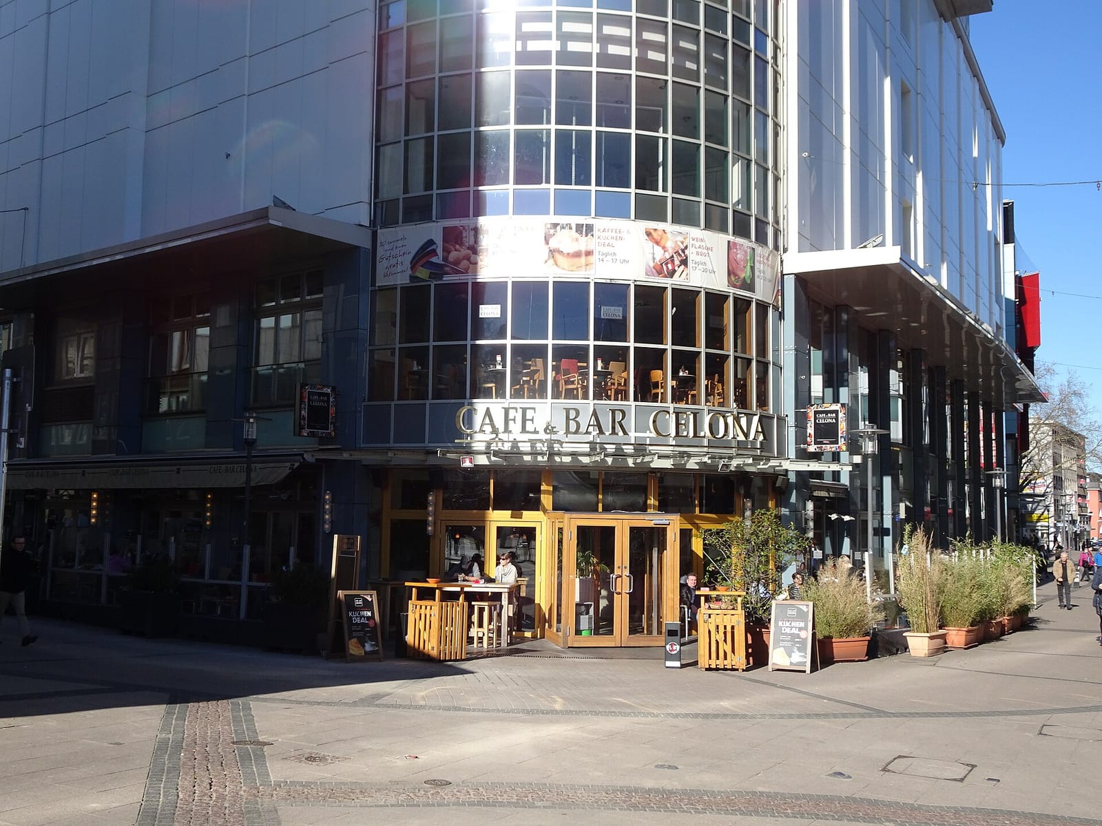 Cafe Extrablatt Essen Kennedyplatz photo 2