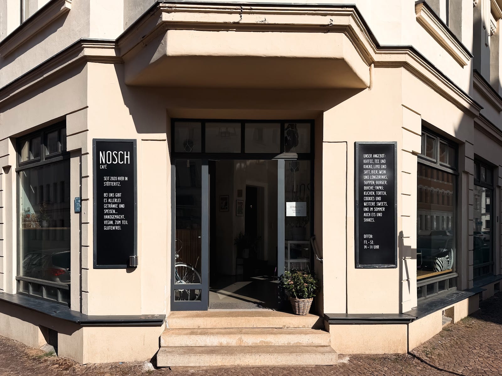 NOSCH Café & Bar