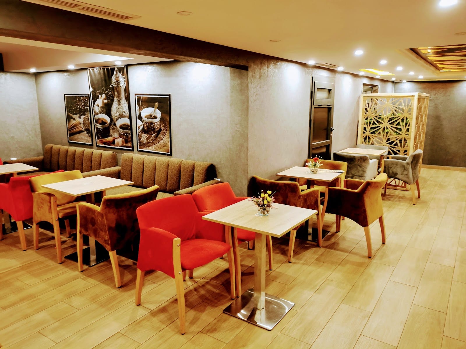 Café Mabrouka مقهى مبروكة