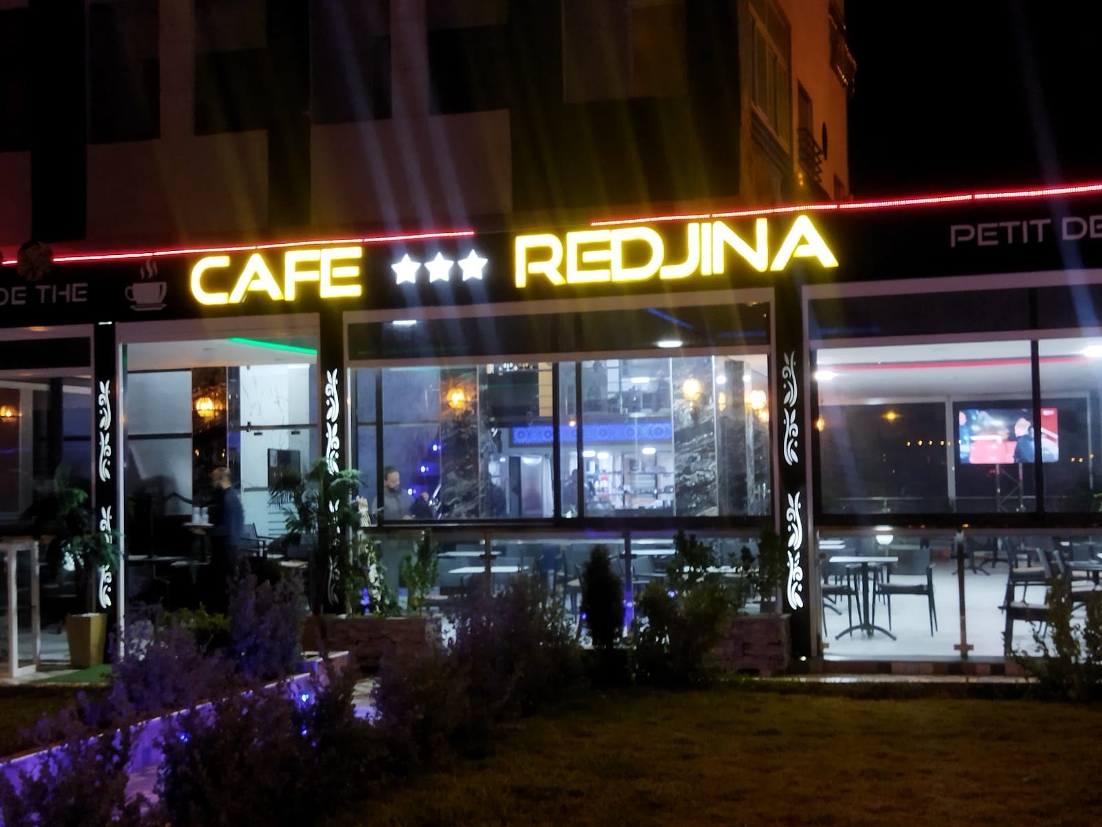 Redjina Coffee & Brunch