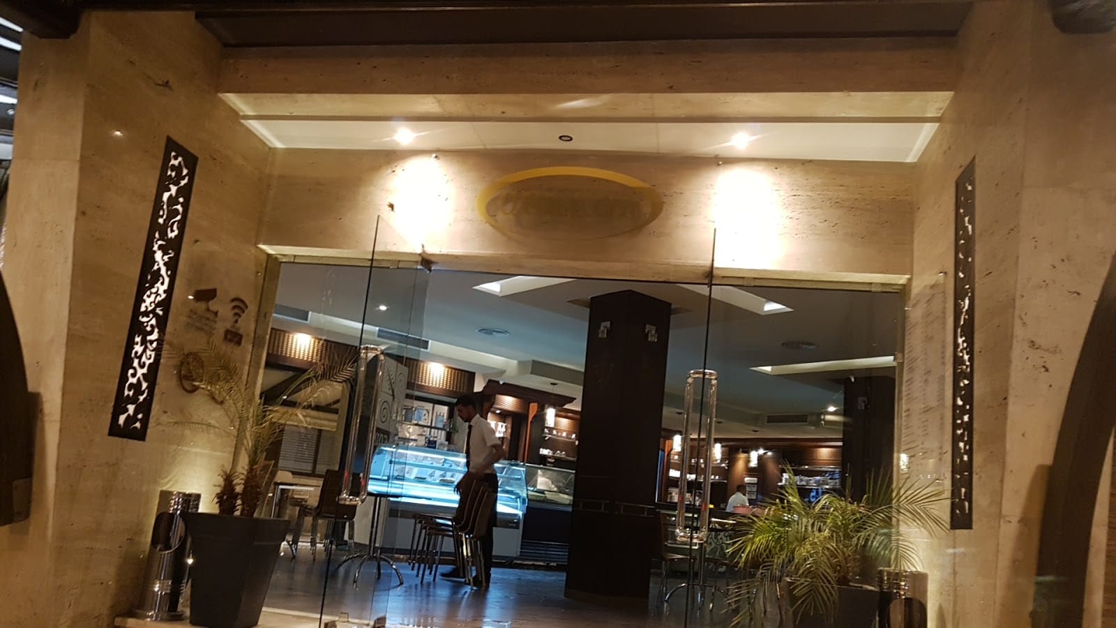 Opheon : Café, Restaurant, Pâtisserie & Glacier