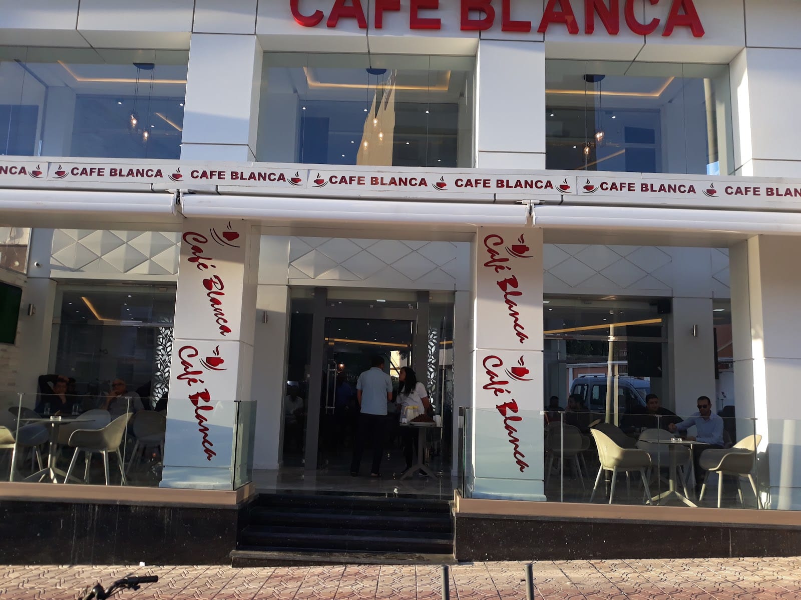 Cafe Blanca - Breakfast and Coffee