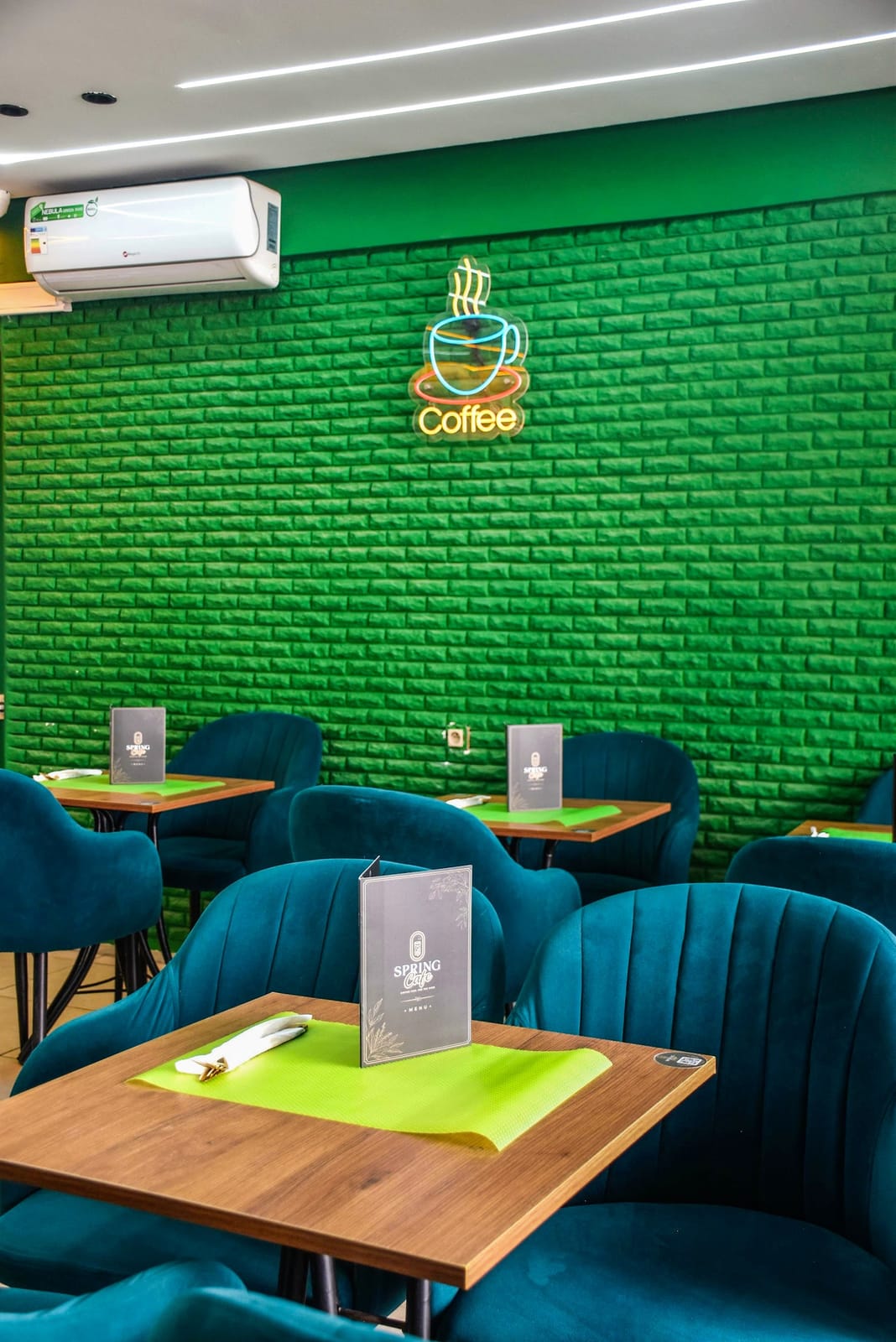SPRING CAFE