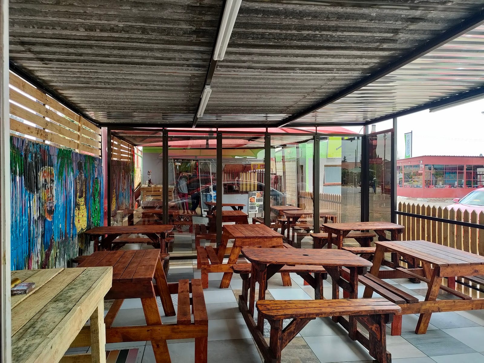 010 cafe - NEF Partner