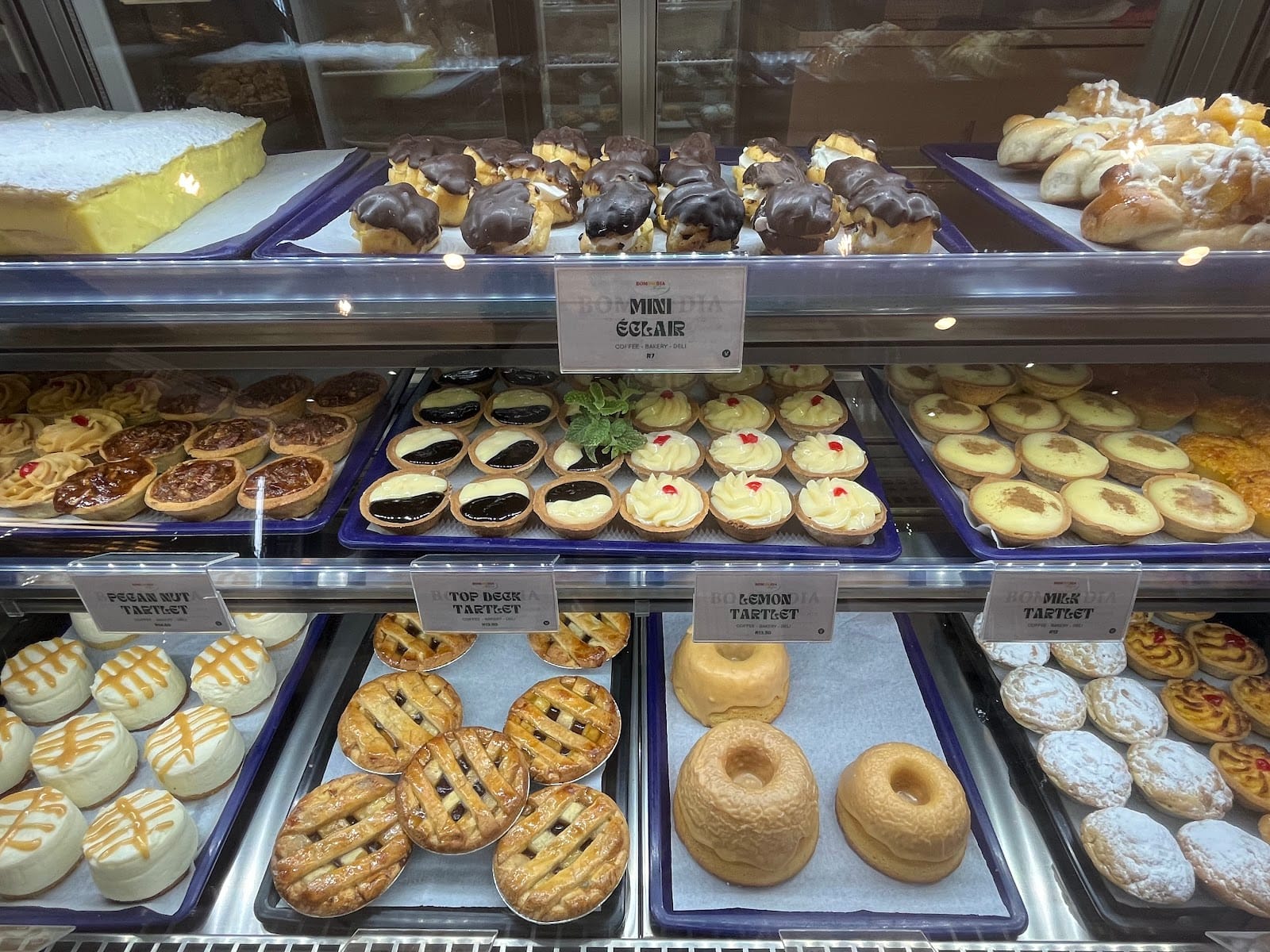 Bom Dia Delicacies