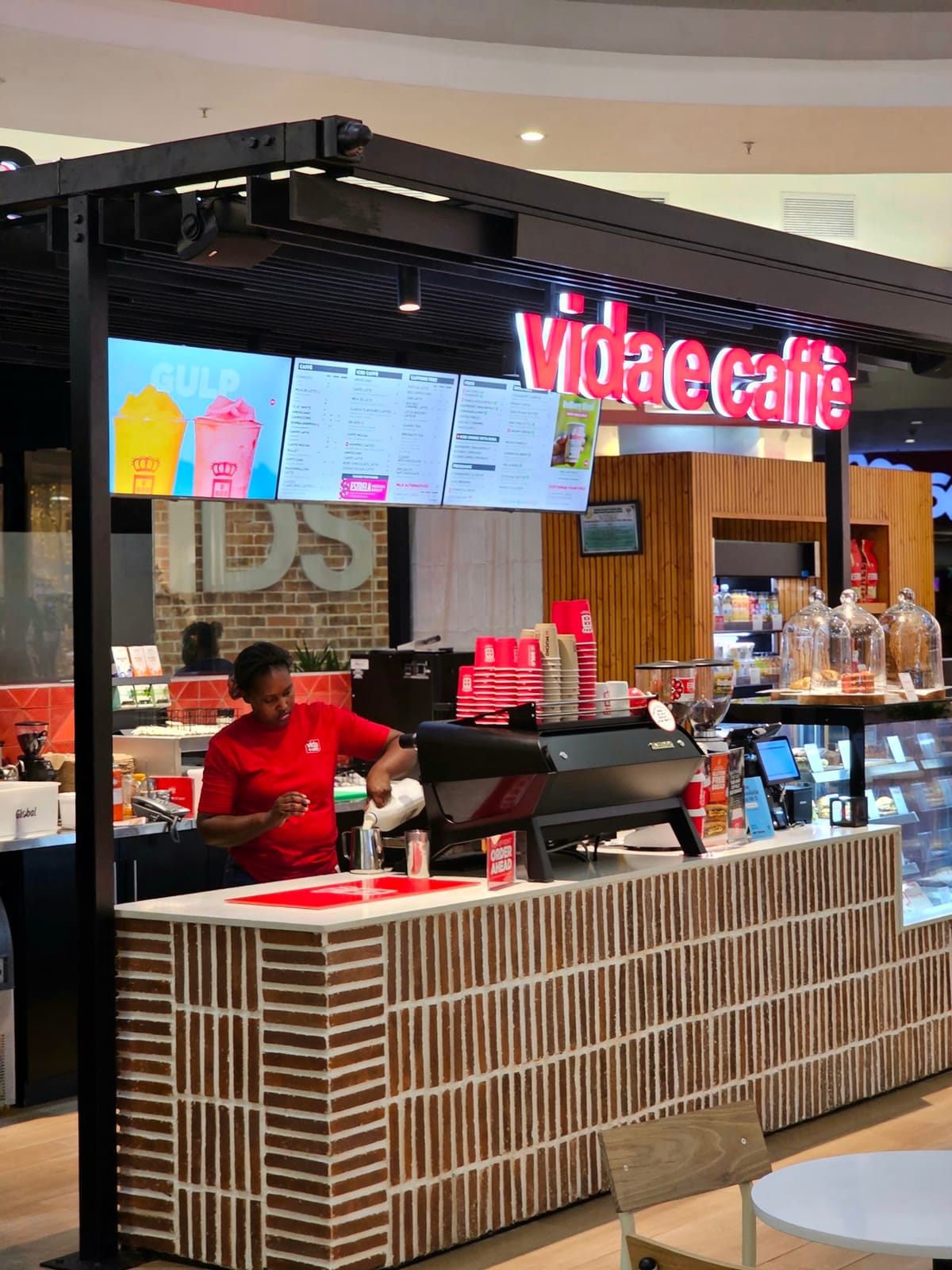 vida e caffè Midlands Mall