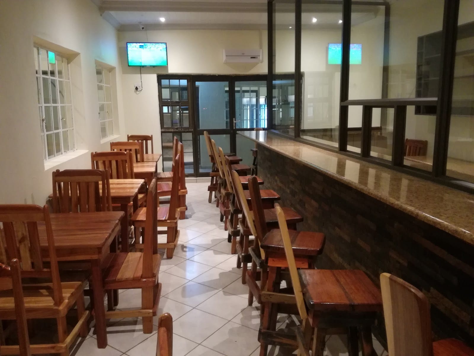 Vicks Cafe..
