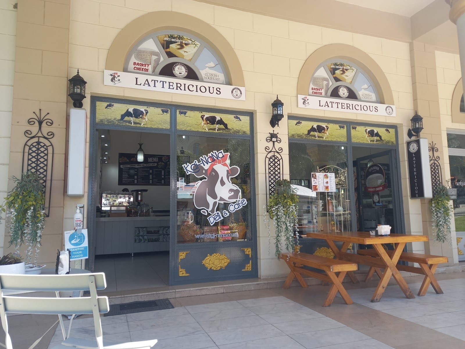 Kah-ve Deli Cafe