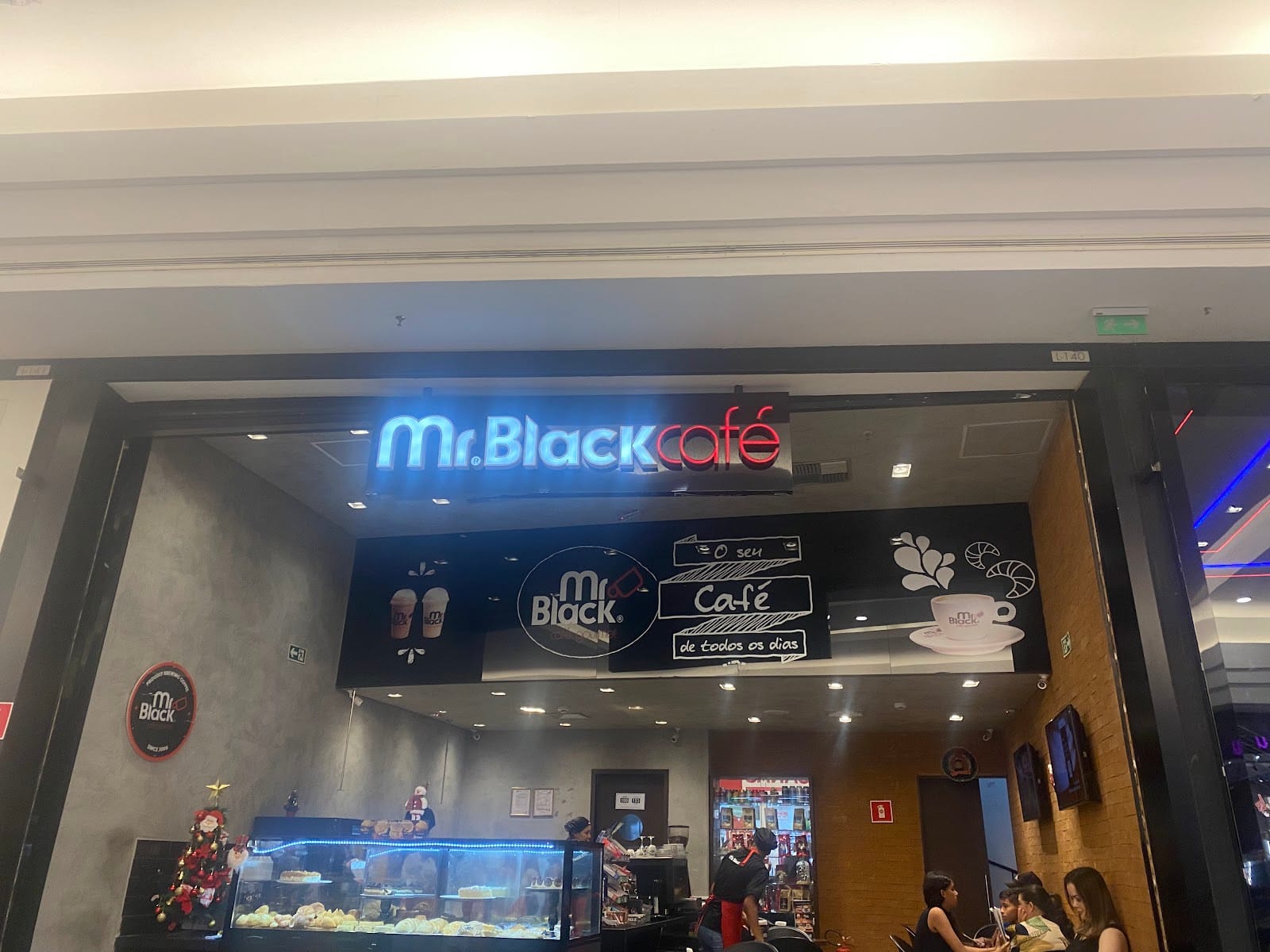 Mr Black Café - Cafeteria