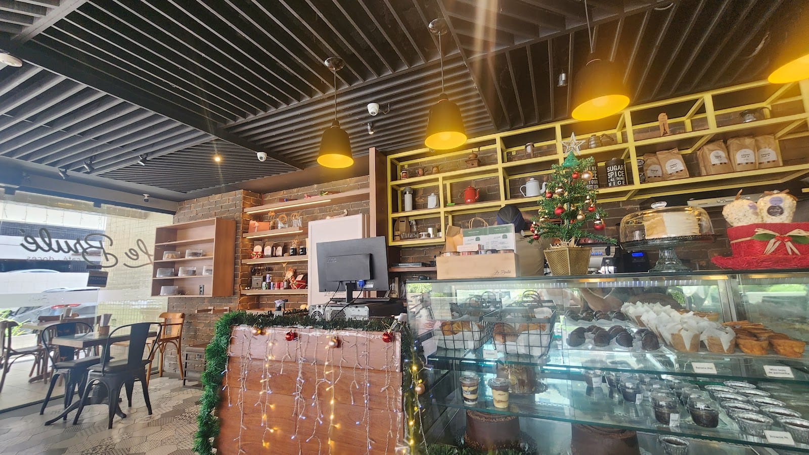 Le Brulé Cafeteria