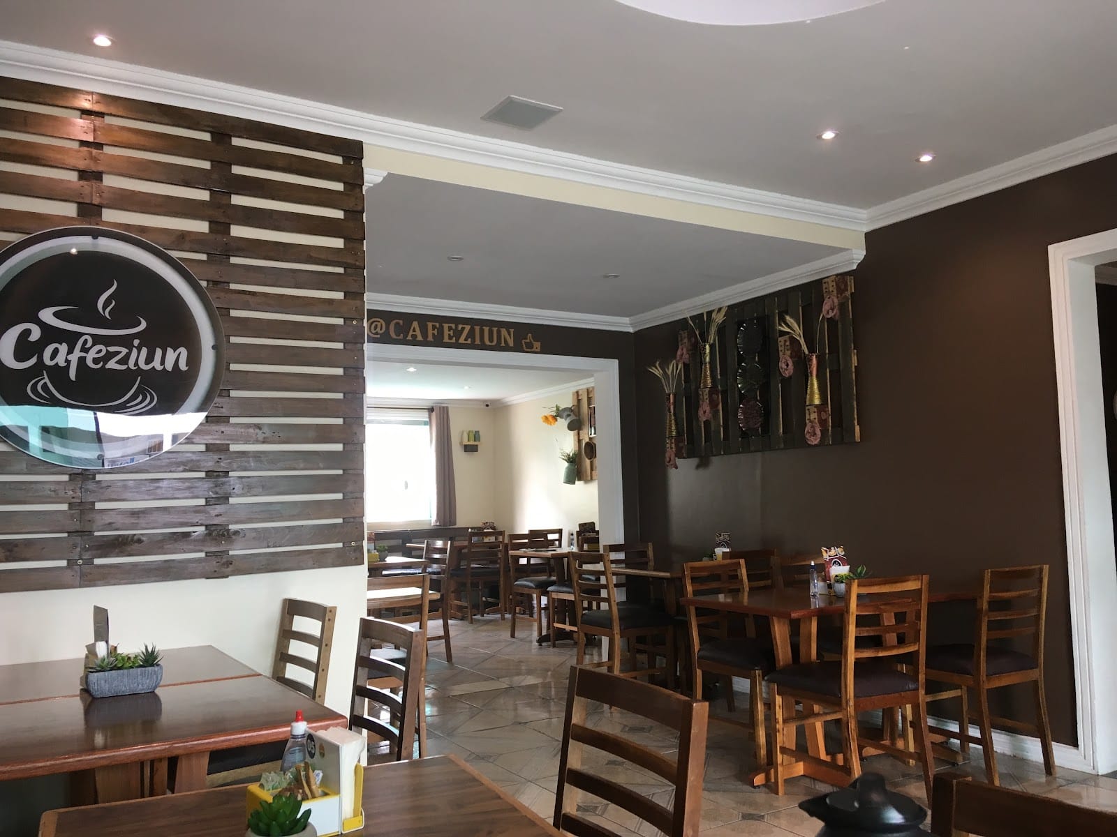 Cafeziun - Café & Lounge