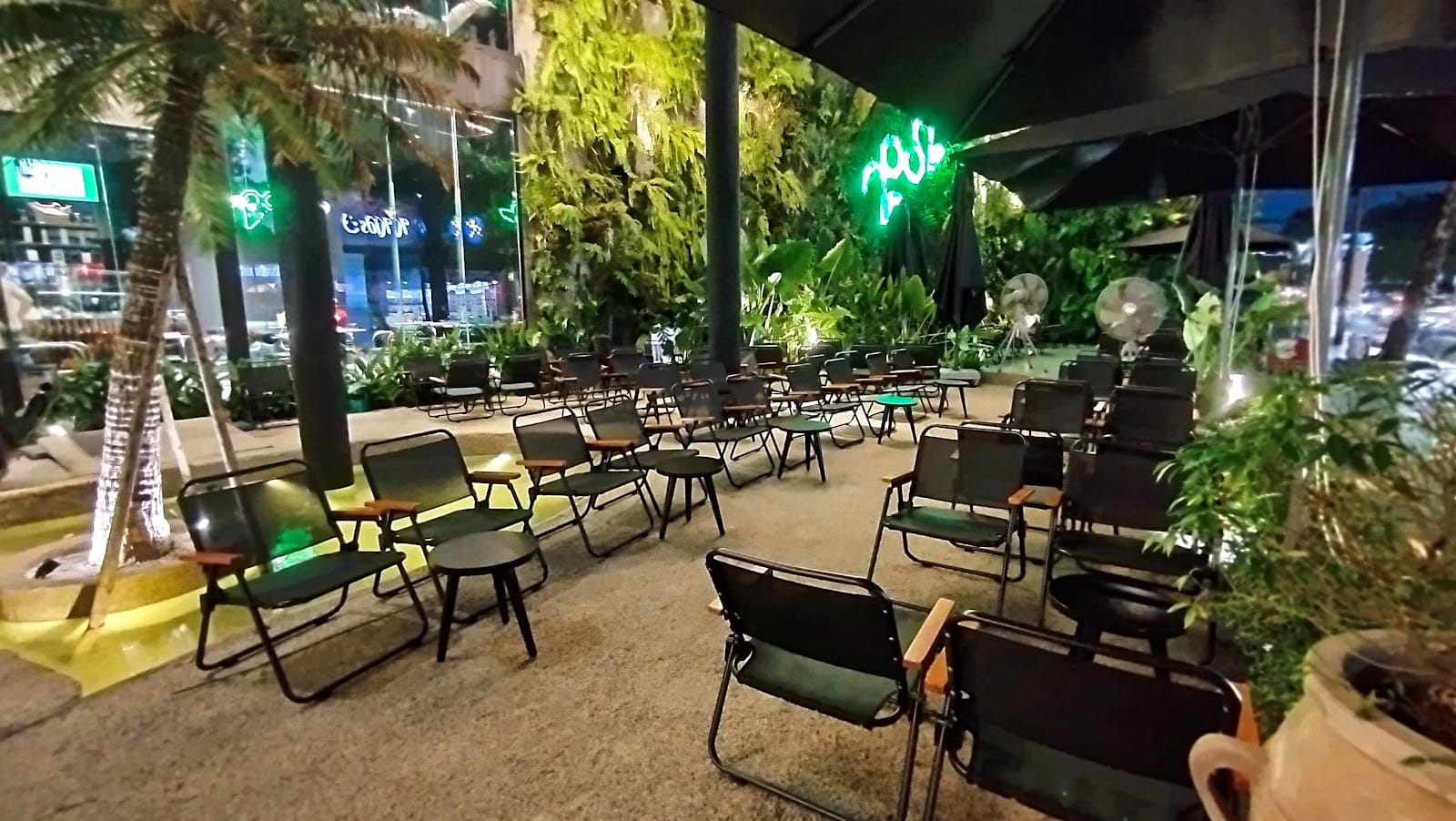 20/02 Cafe Premium