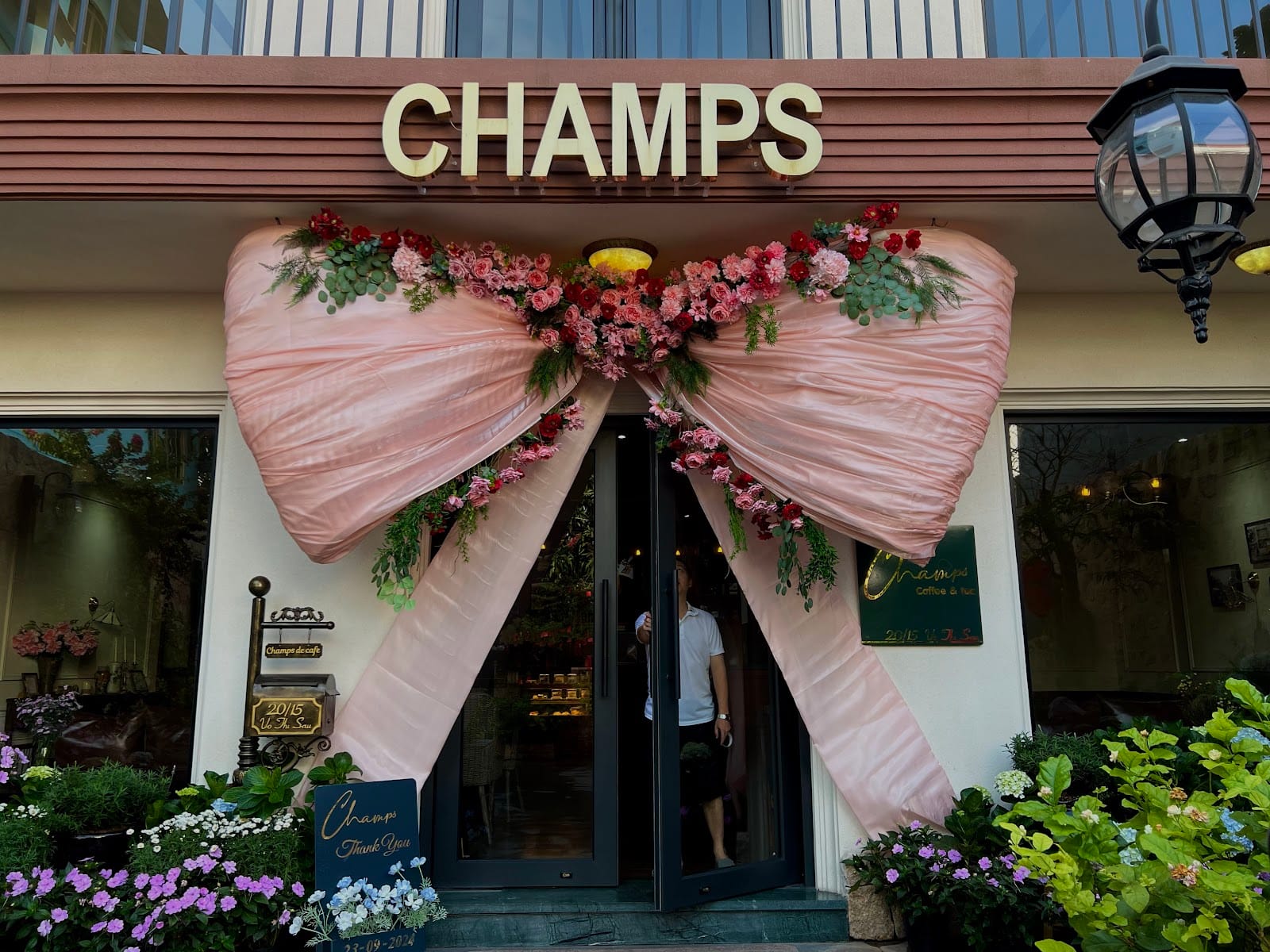 Champs Coffee