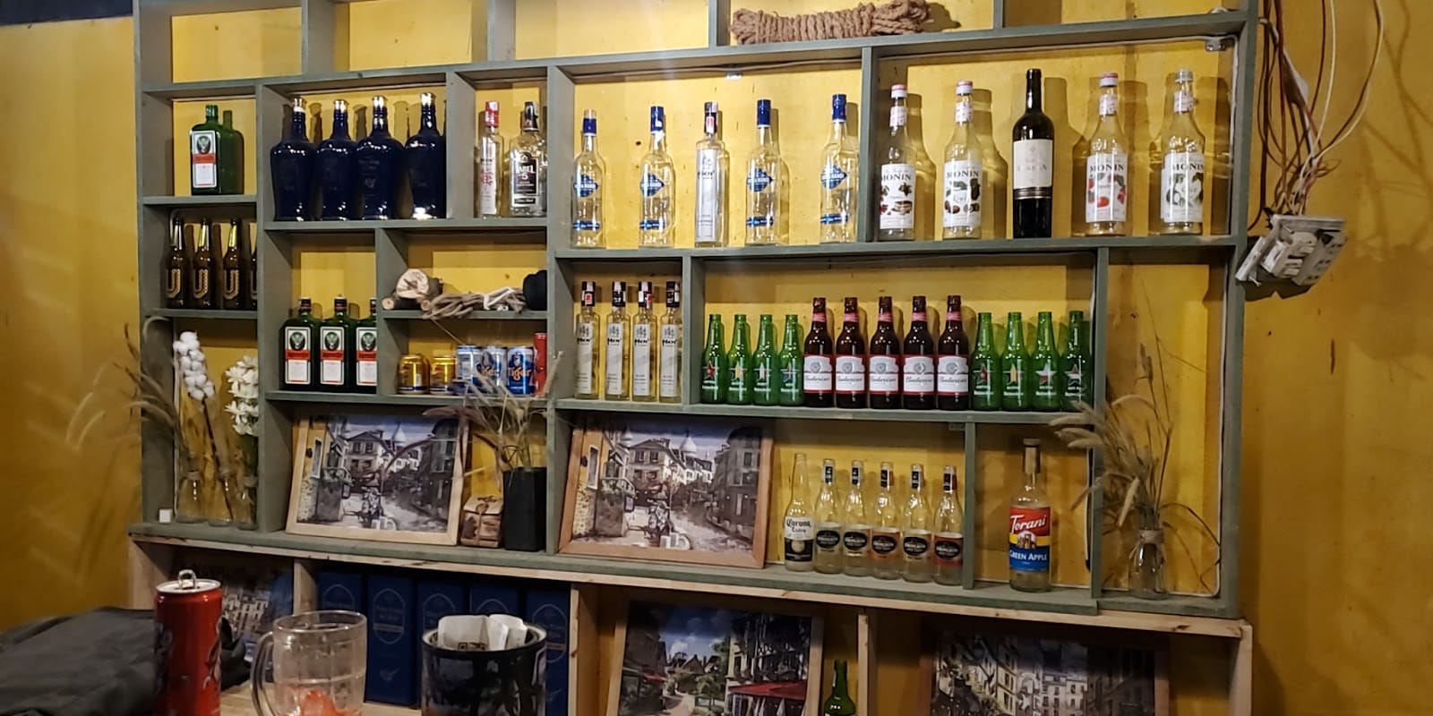 Neverland Coffee & Beer