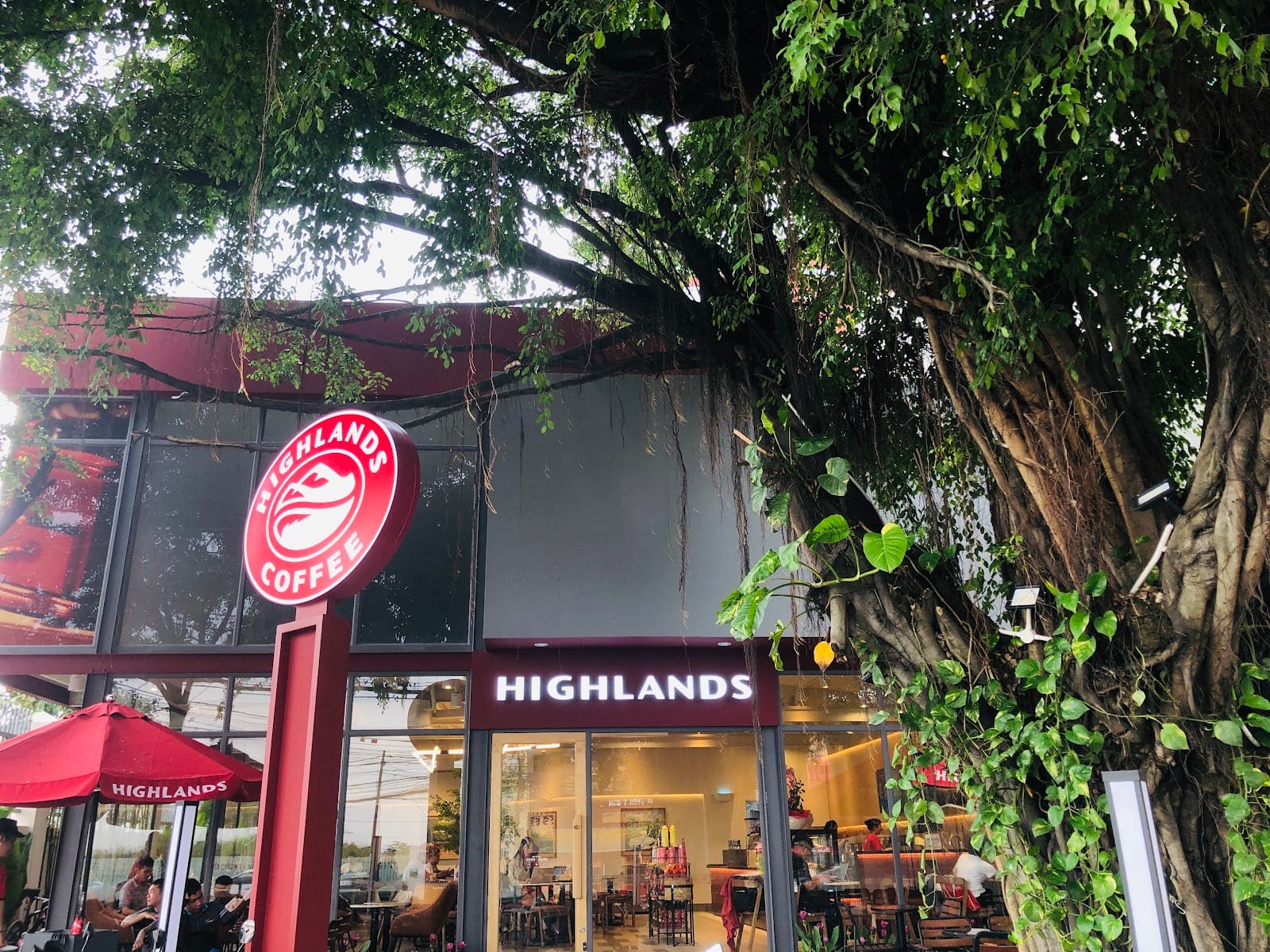 HIGHLANDS COFFE BÙI VĂN HOÀ