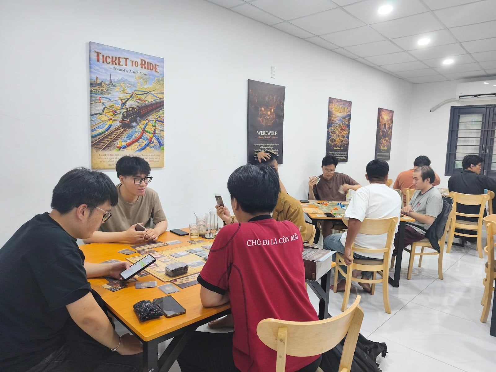 OASIS Boardgame & Coffee Bình Thạnh