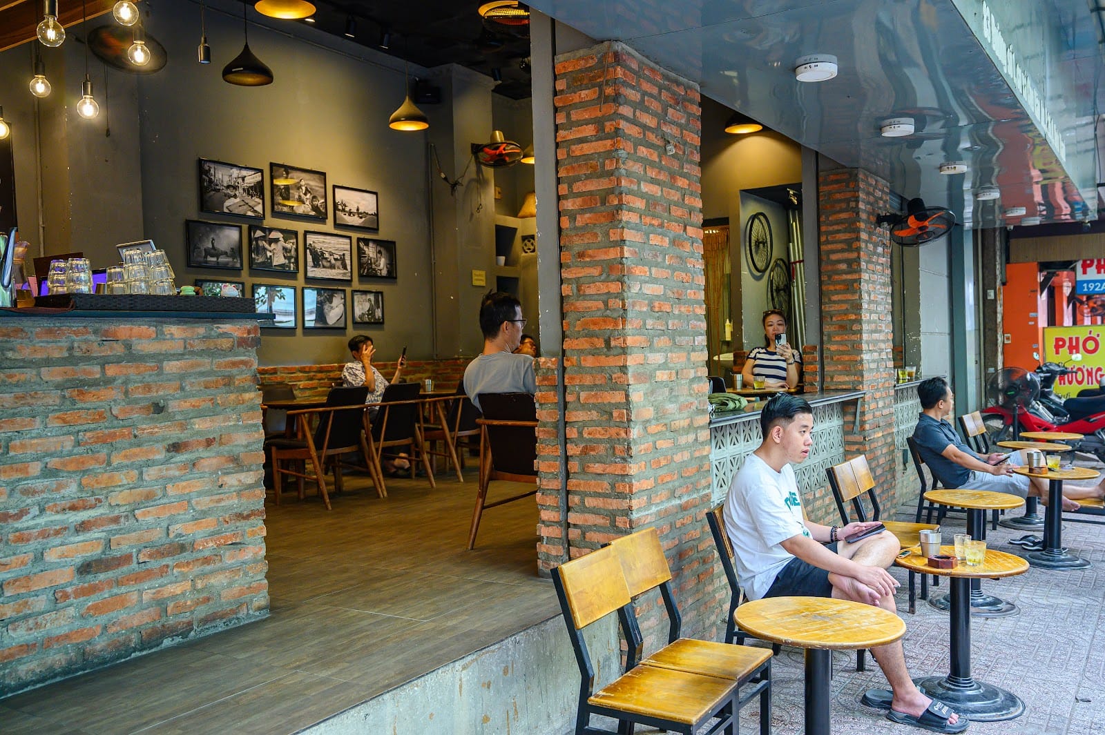 Gờ cafe - Đường số 1