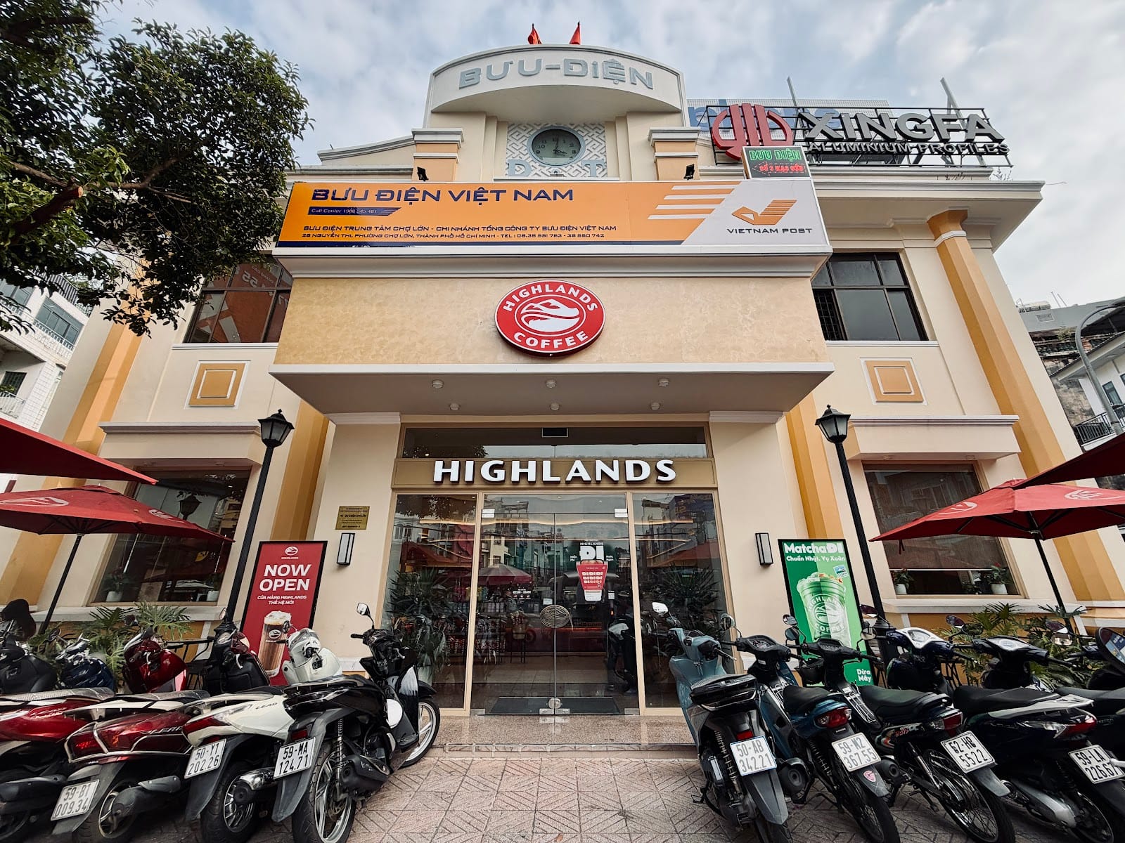 Highlands Coffee Cho Lon Post Office