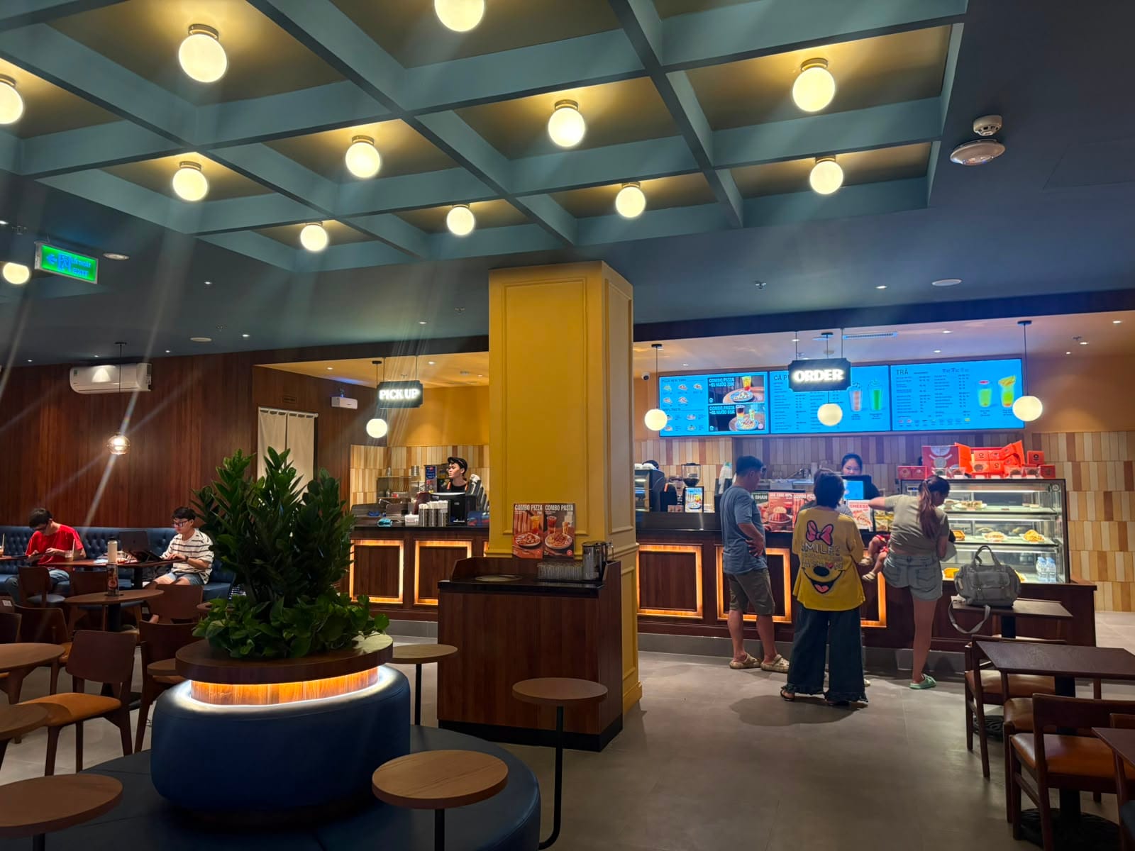 The Coffee House Garden Mall
