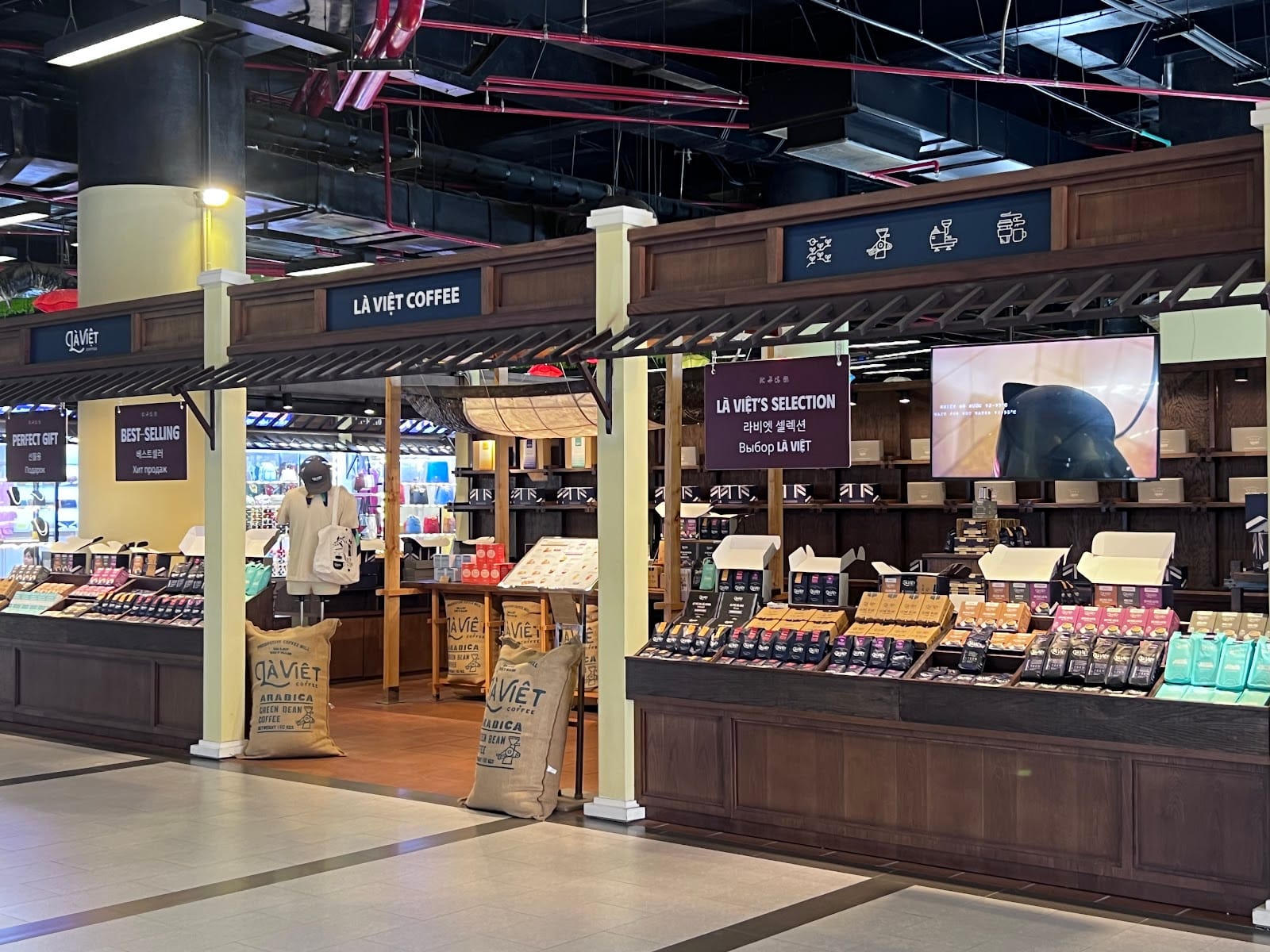 VIET NAM COFFEE EXPERIENCE SPACE (by Là Việt Coffee)