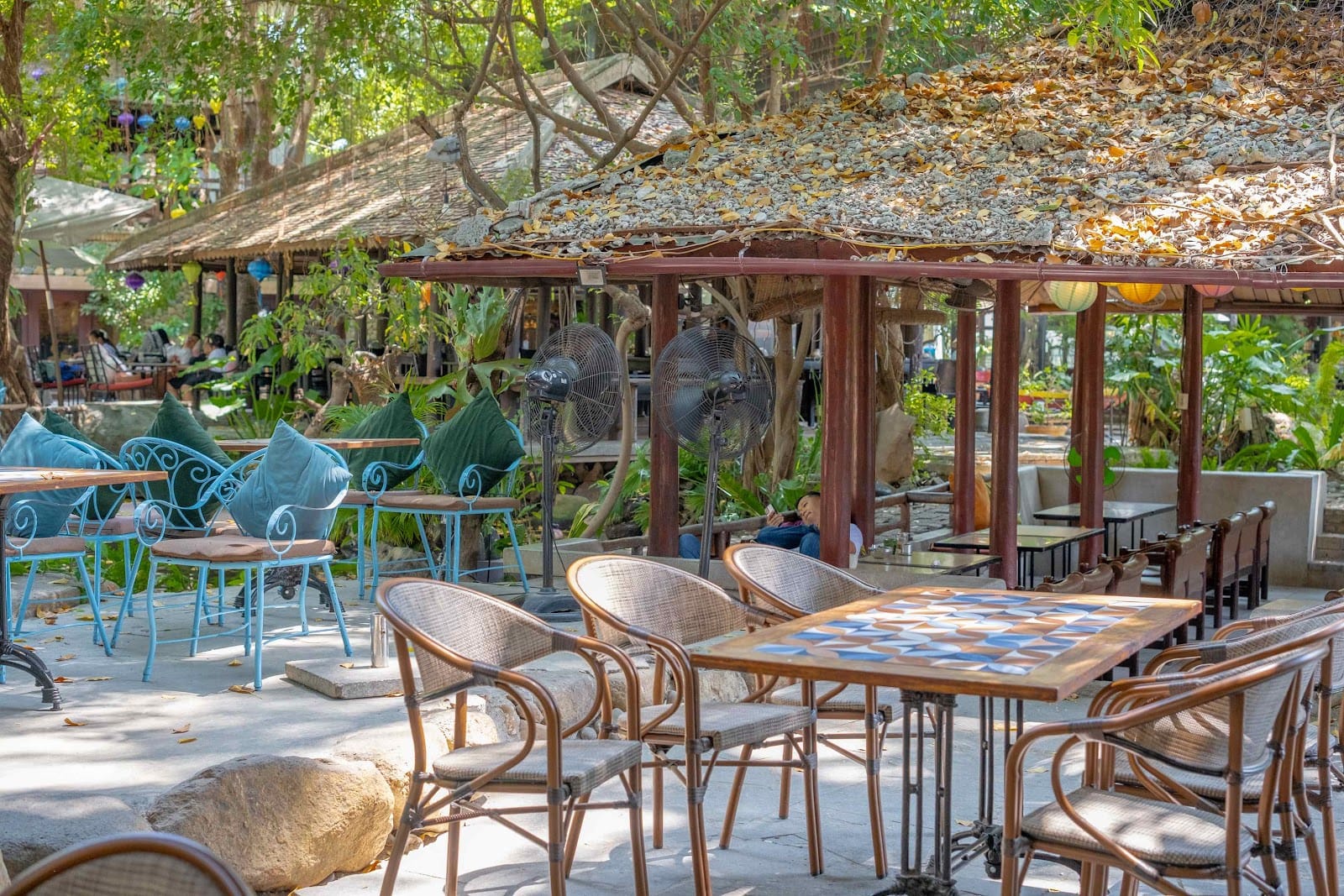 Cafe United Cabinet in Nha Trang