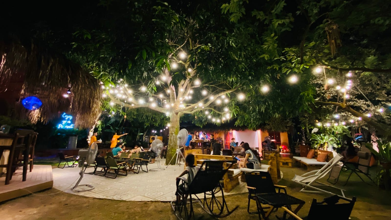 BALI Coffee & Cocktail