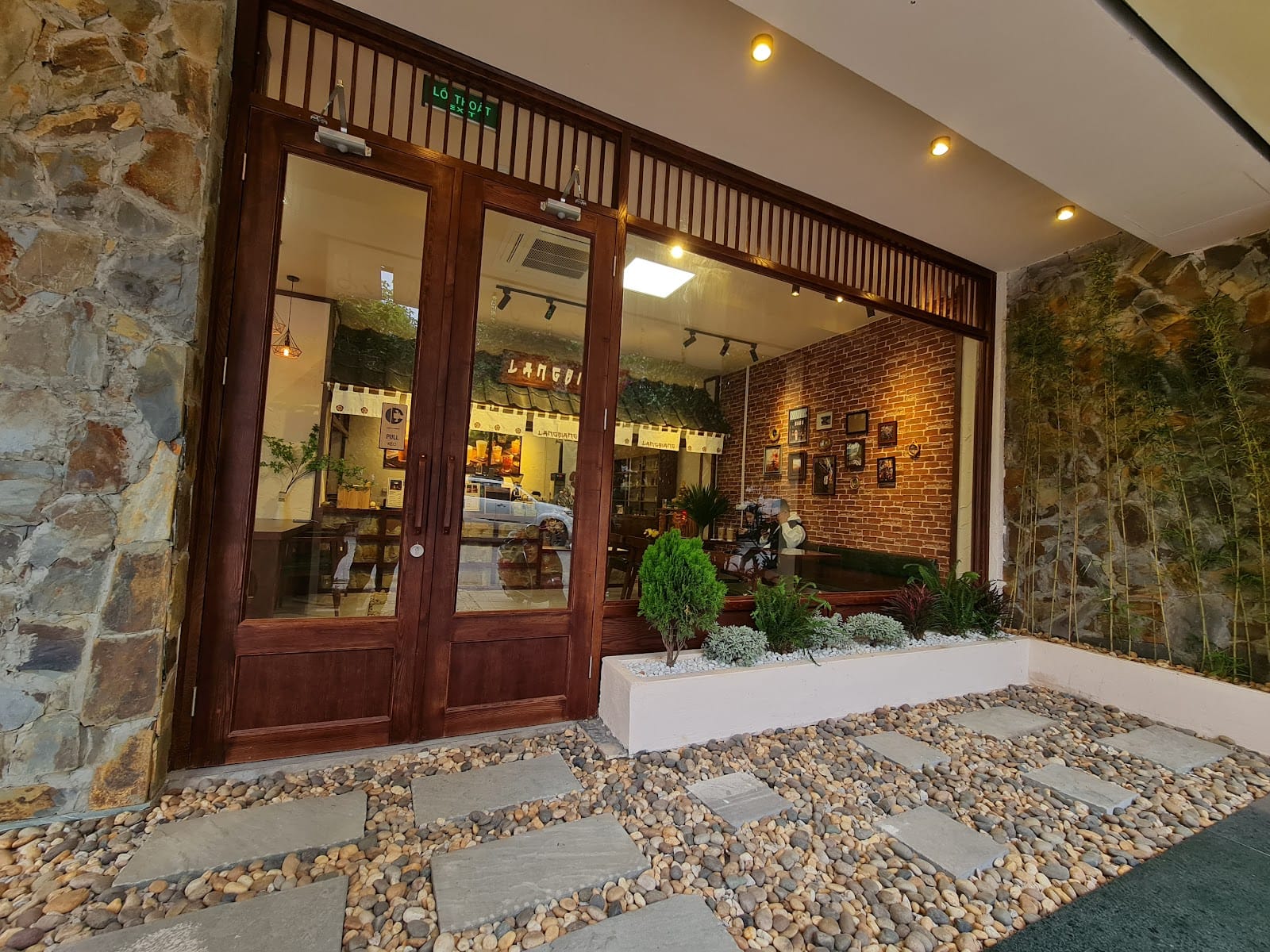 Lang Biang Cà Phê & Trà Ô Long Đậm Vị