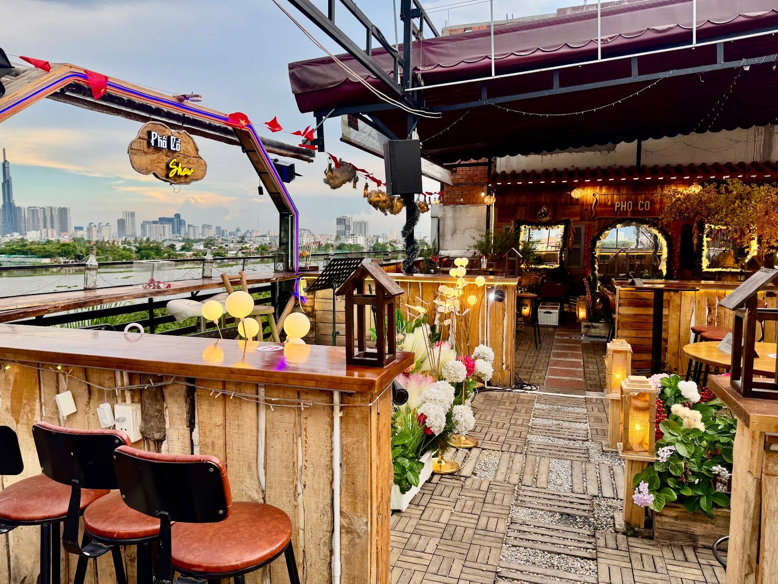 Tiệm cà phê Phố Cổ