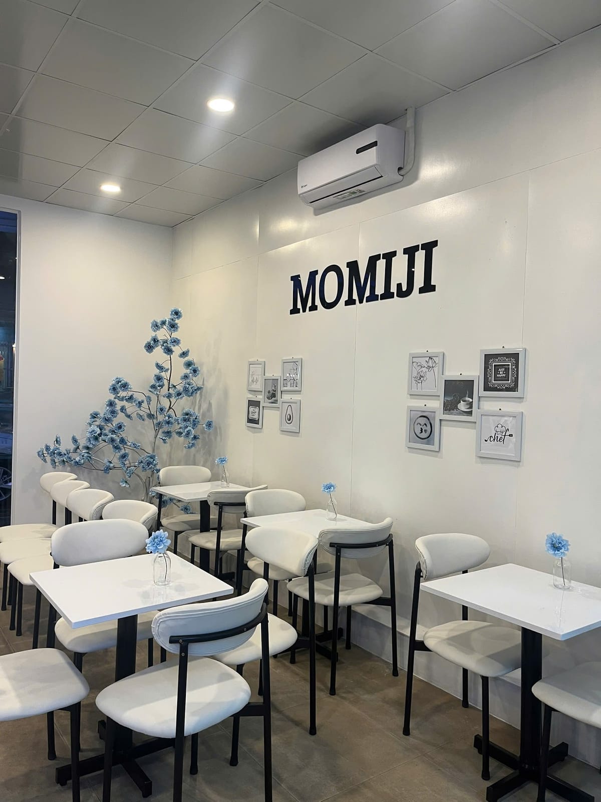MOMIJI KAFÉ HOUSE