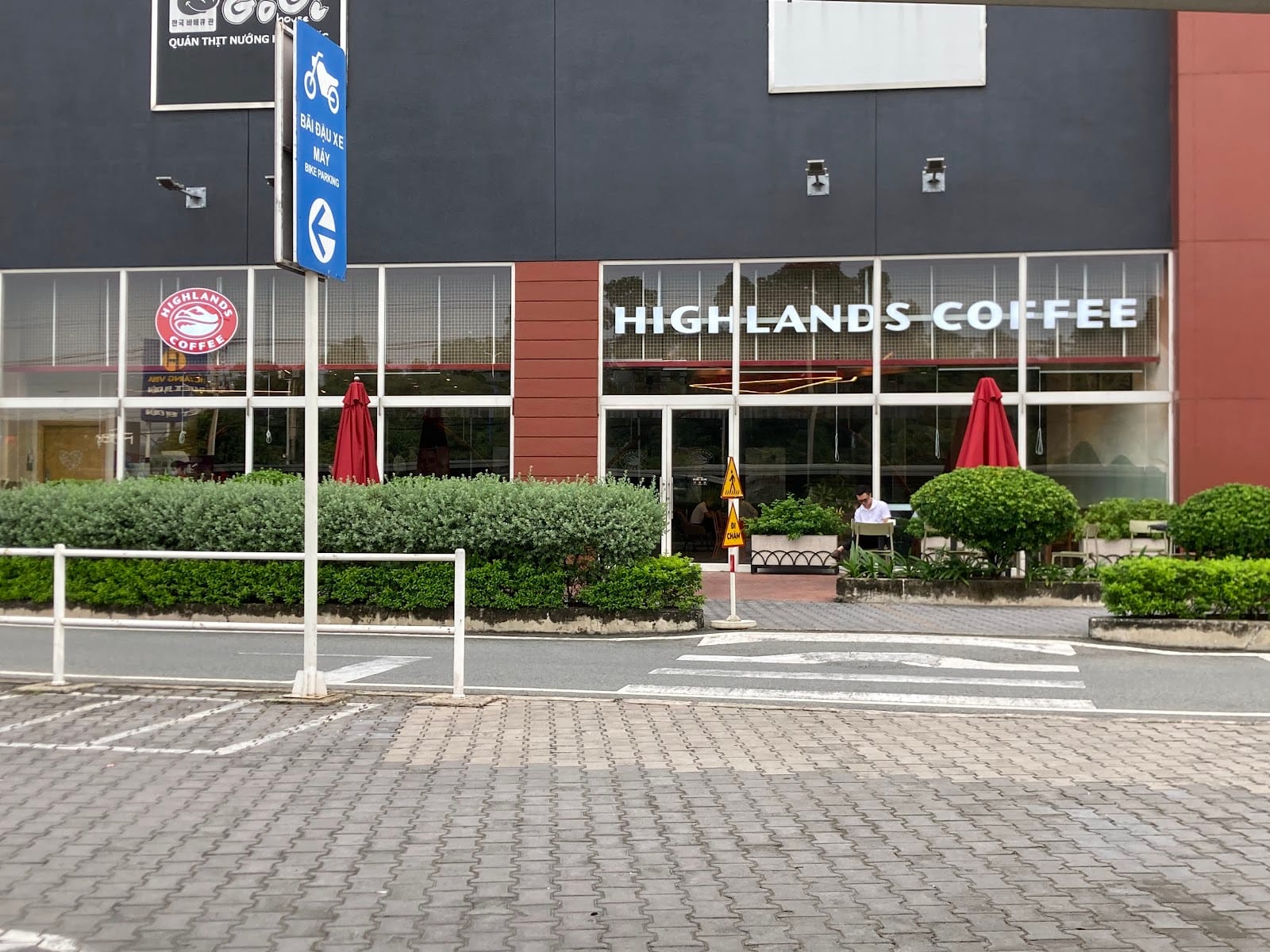 Highlands Coffee Aeon Canary Bình Dương
