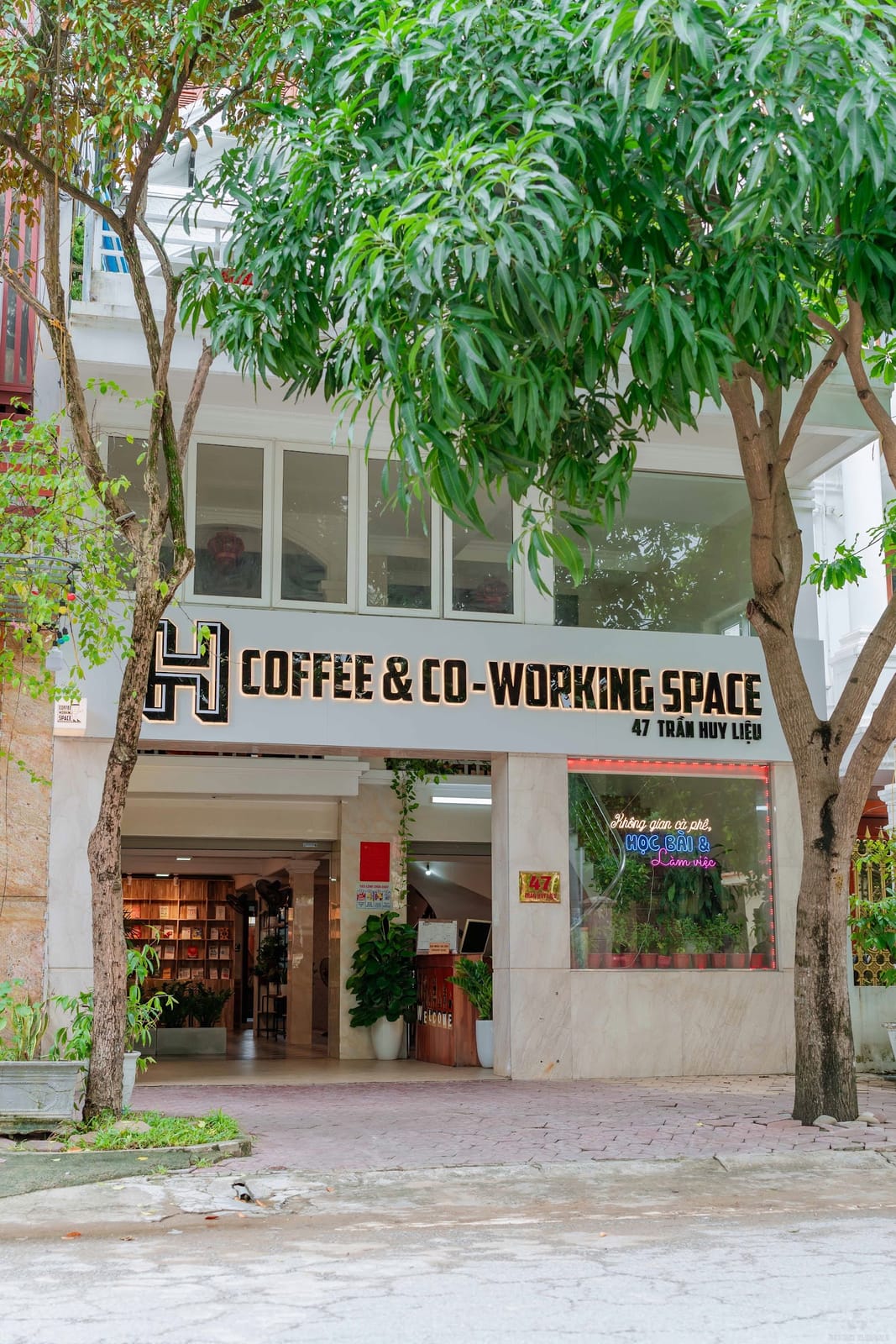 4H Coffee & Co-Working Space