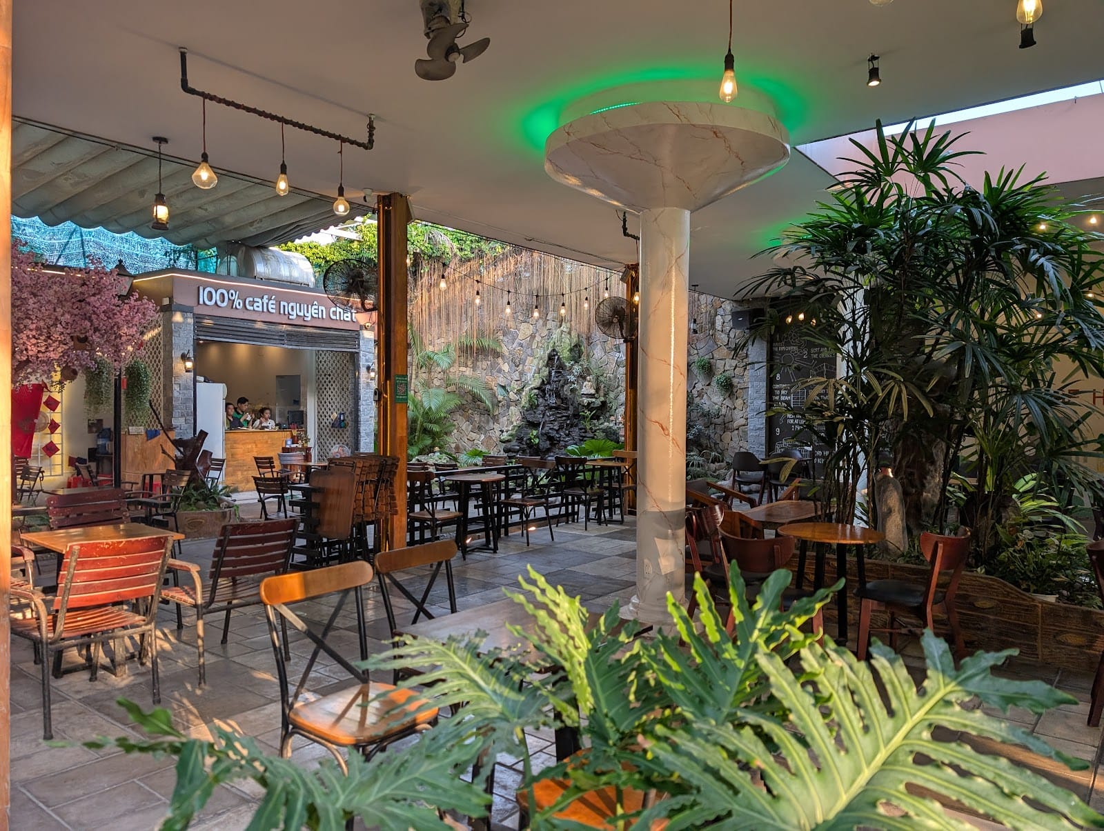 Pho Xanh Garden Coffee