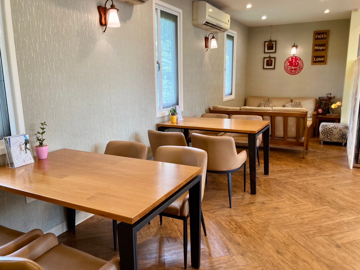 Canaan Cafe