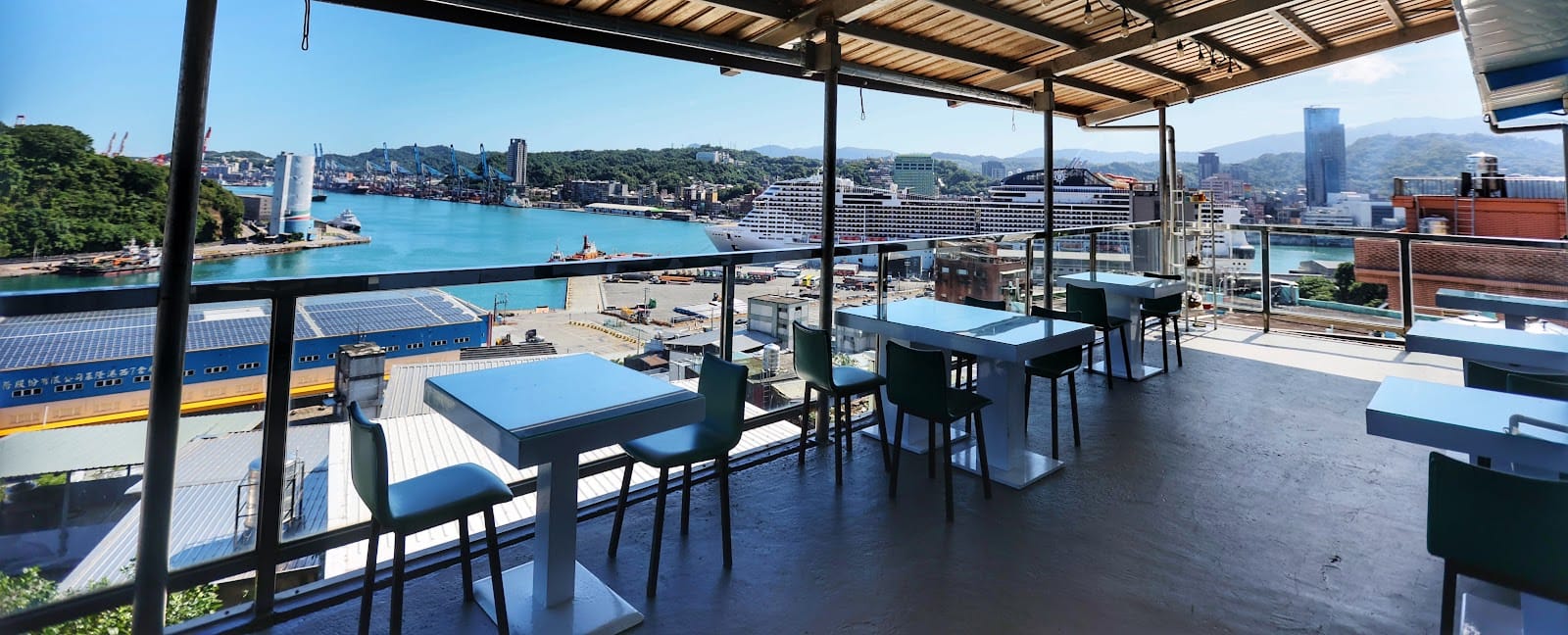 Mountain & Sea Cafe