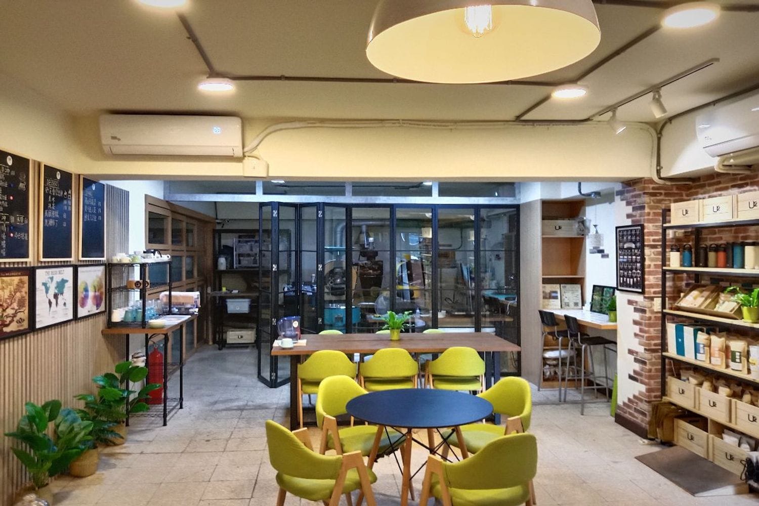 U2 Coffee 友途咖啡 photo 2