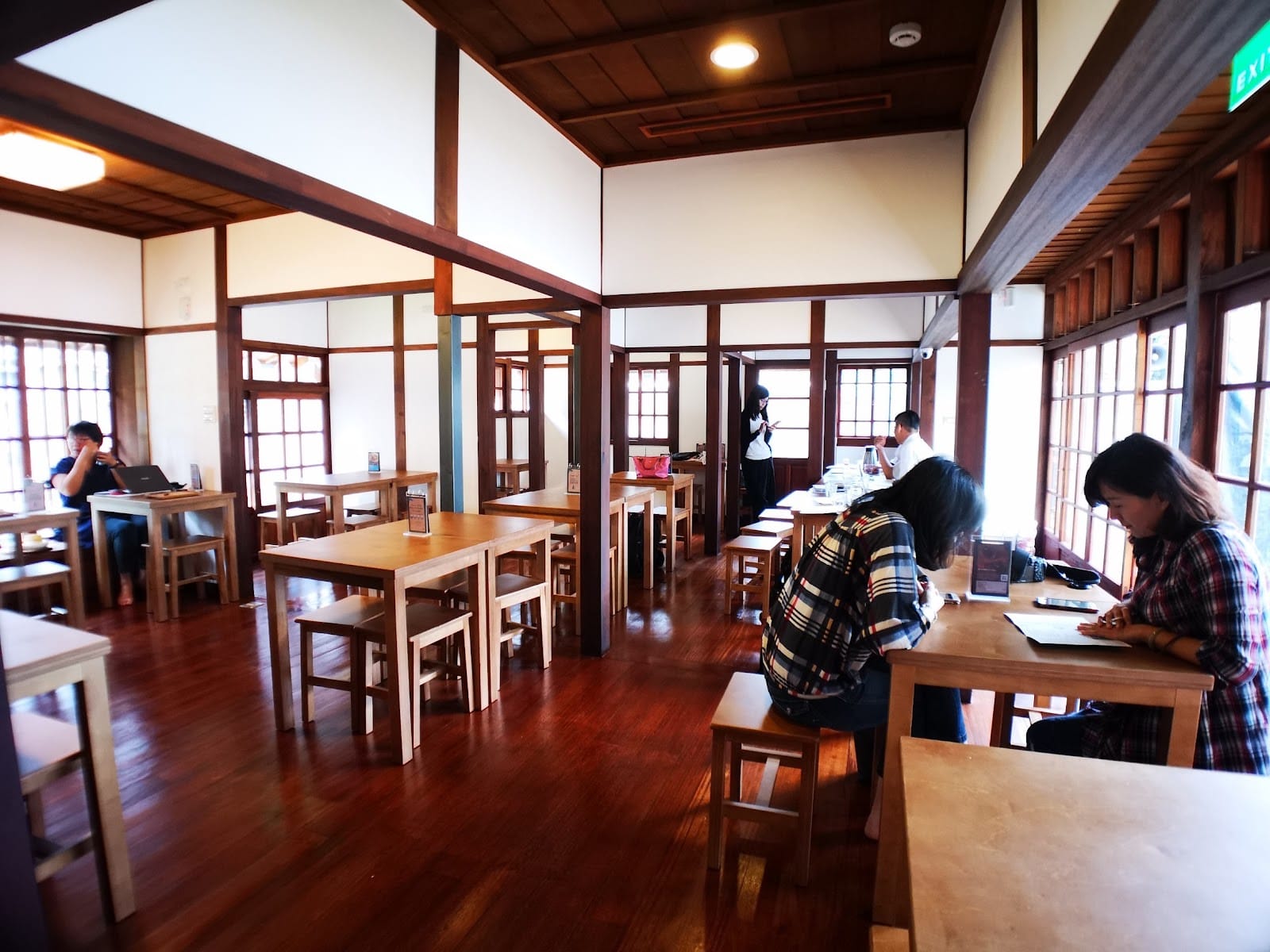 成真咖啡 桃園藝文町(百年日式建築、鄰近桃園火站、最後點餐時間20:00)