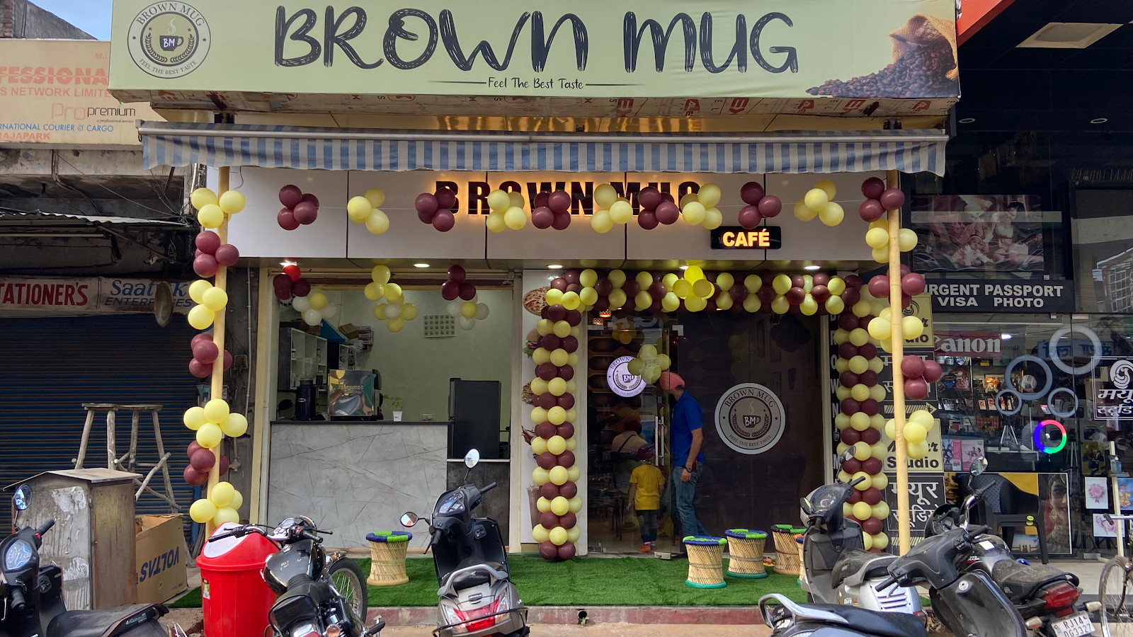 Brown mug cafe