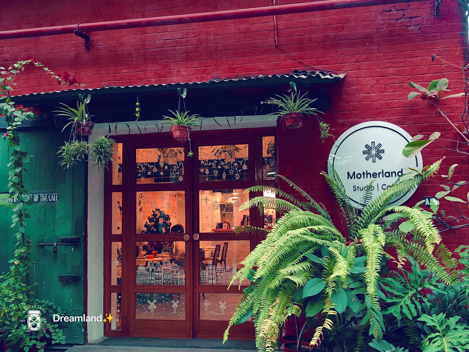 Motherland Cafe