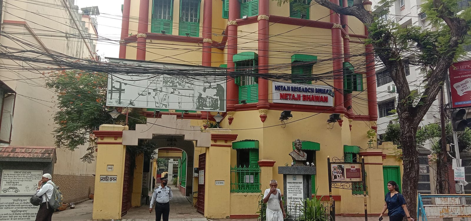 Cafe Mezzuna photo 2