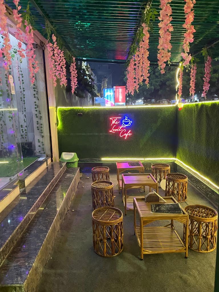 The lovit cafe