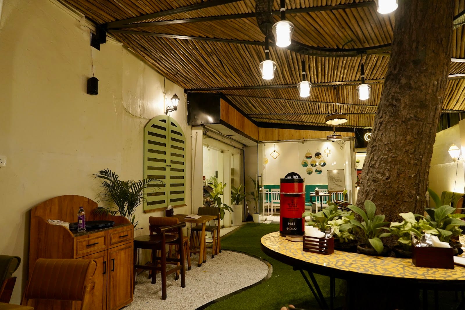 Seven O' Eleven (Cafe 7 O' 11) photo 4