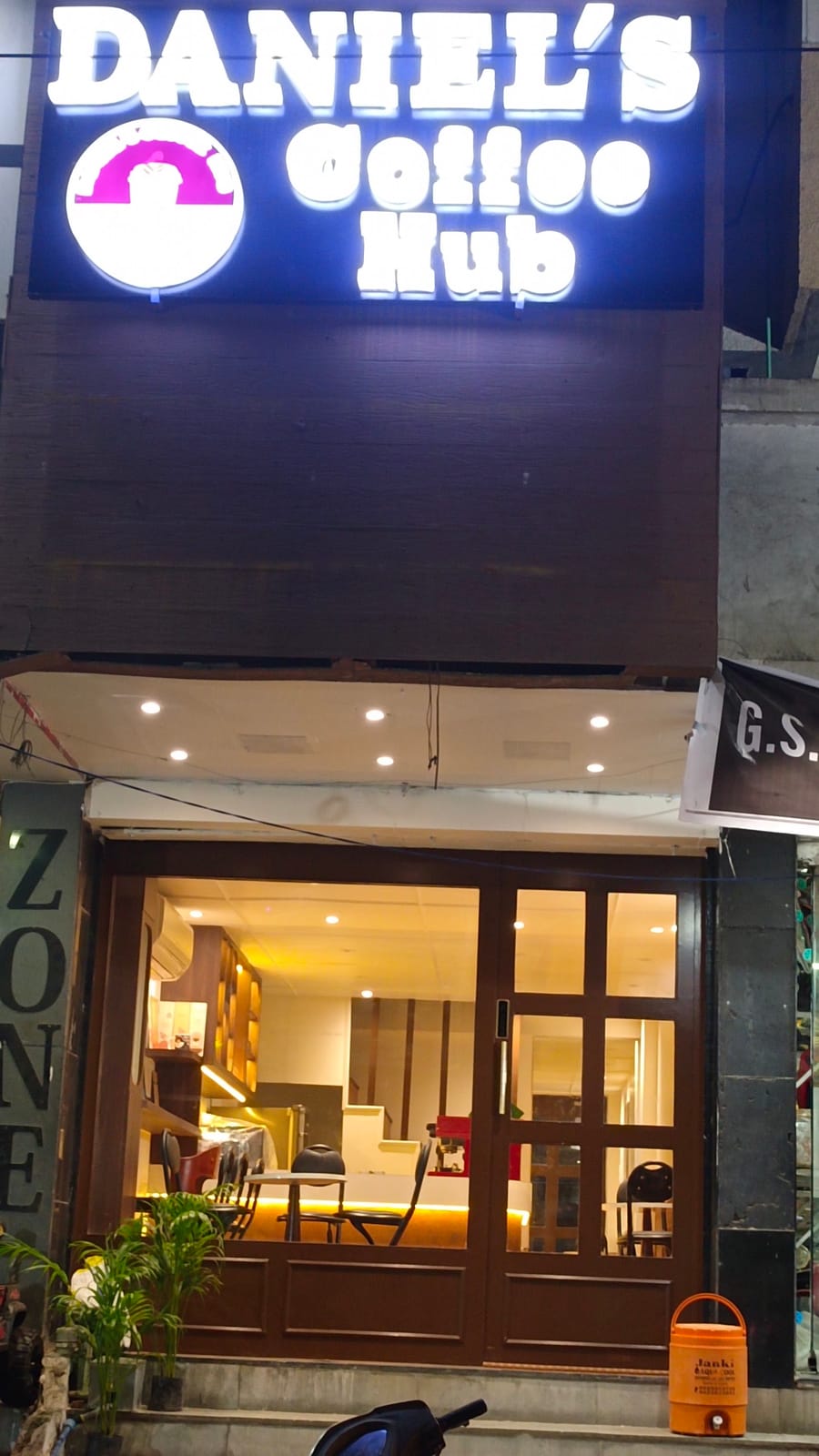 DANIEL'S COFFEE HUB