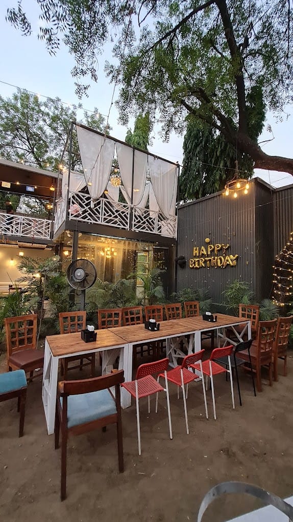 The Common Ground - Sports Cafe & Restro