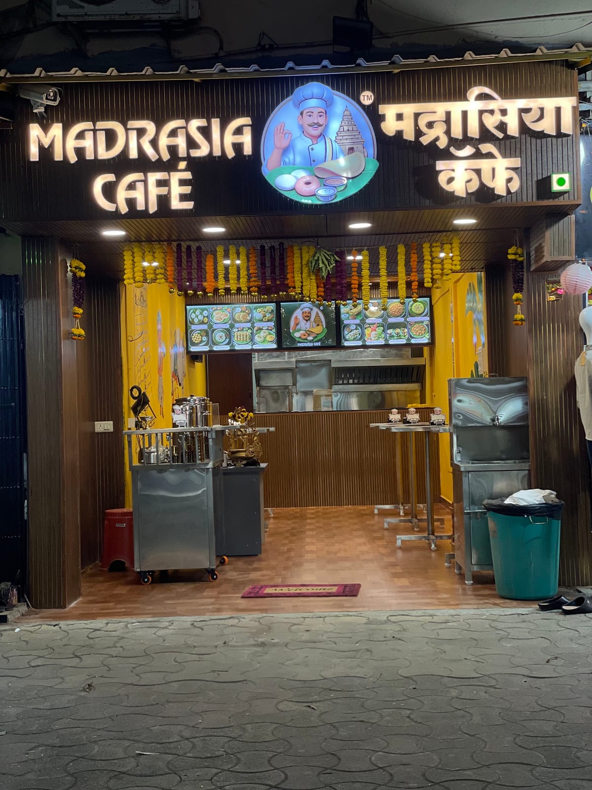 Madrasia Cafe