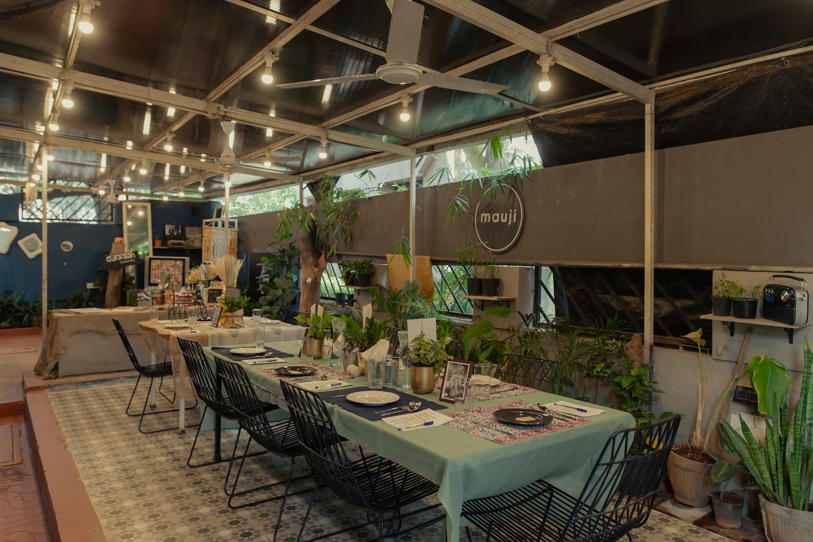 Mauji - The Time Cafe