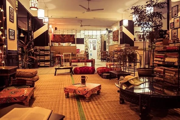 Waari Book Cafe photo 4