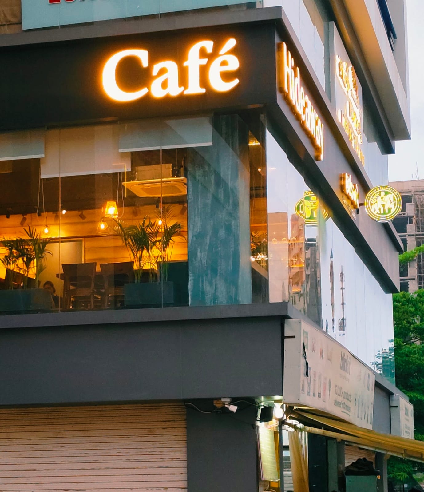 HIDEAWAY - Specialty Cafe & Artisan Kitchen
