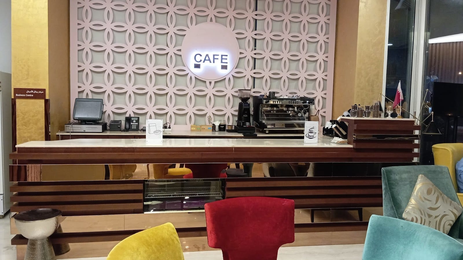 Avenue Cafe