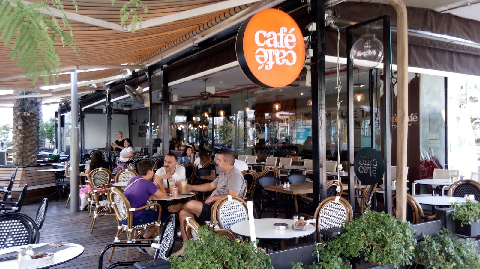 Cafe Cafe